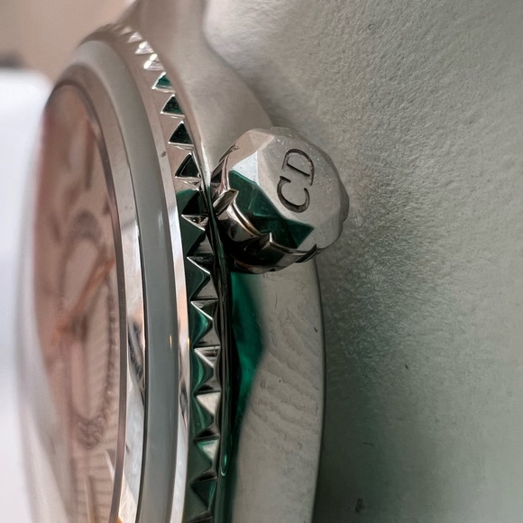 DIOR VIII Montaigne 32mm Quartz Watch - Picture 7 of 12